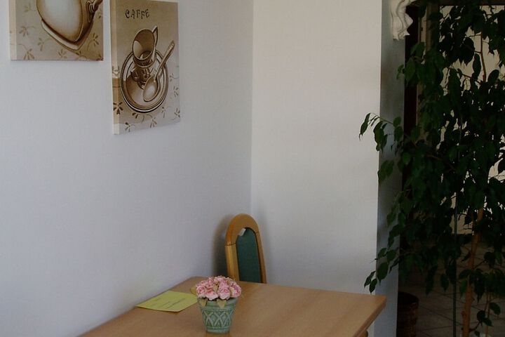 Room 42 of 79