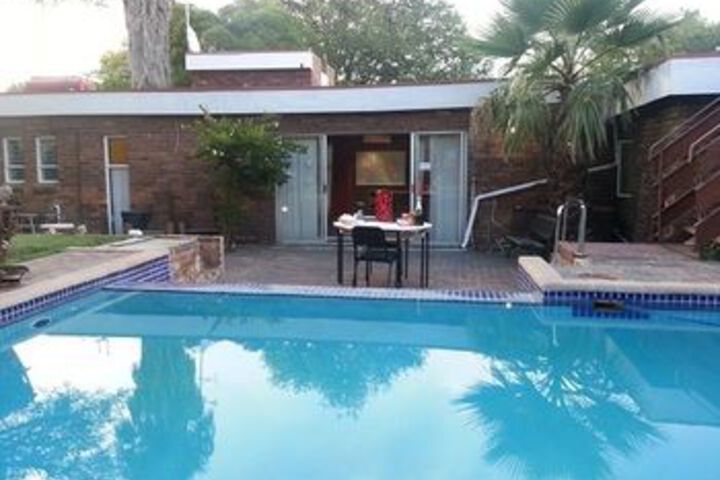 Pool 22 of 26