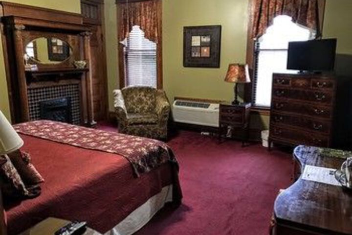 Room 24 of 49