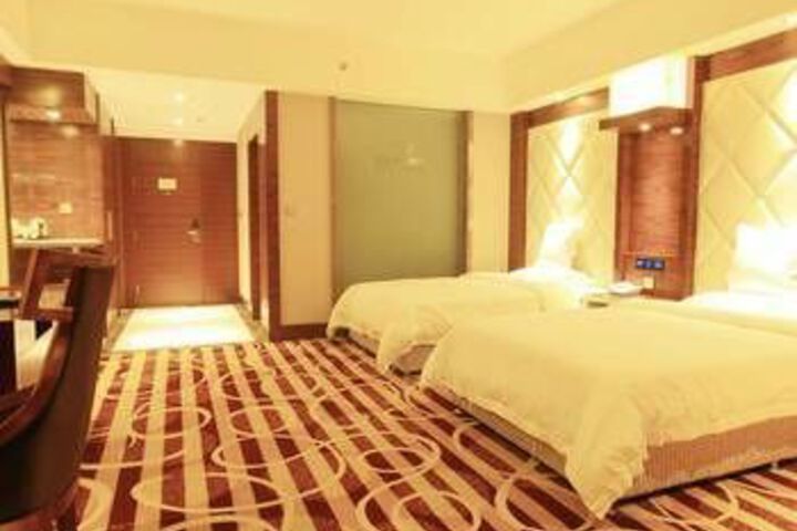 Room 5 of 8