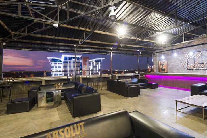 Lounge 108 of 144