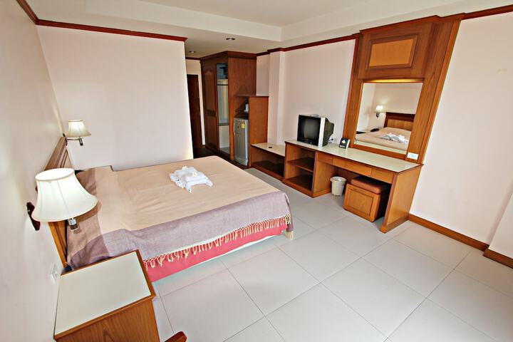 Room 10 of 51