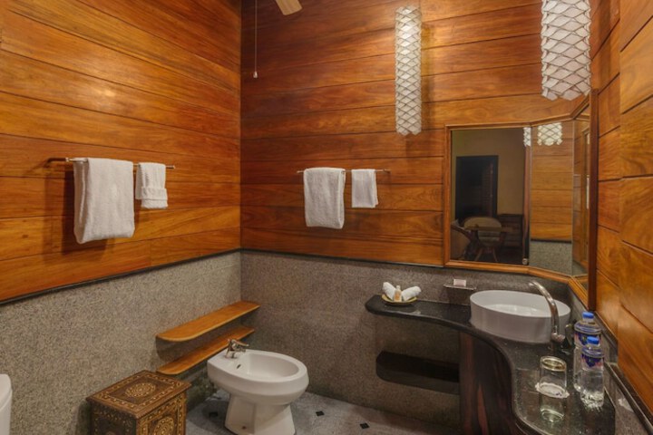 Room 27 of 71