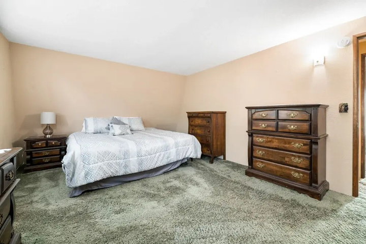 Image of Neds Snow Fun - 3br / 2ba/spacious Living Room/wifi/foosball Table 3 Bedroom Home