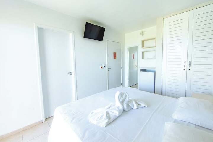 Room 4 of 20