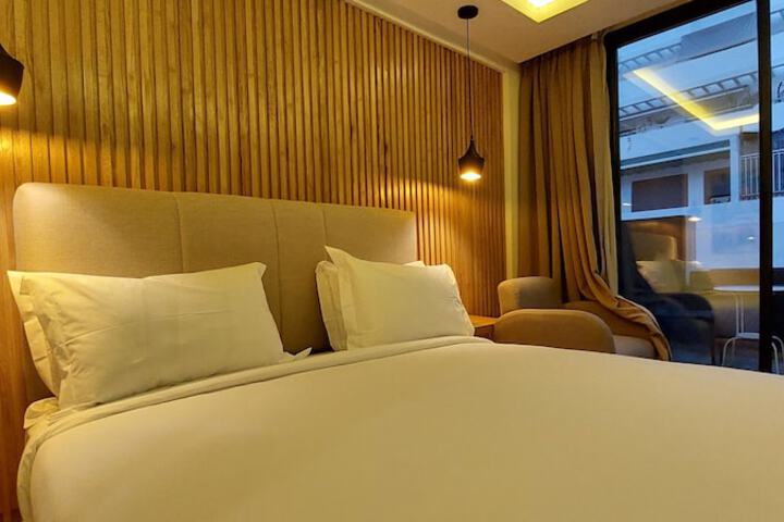 Room 25 of 84