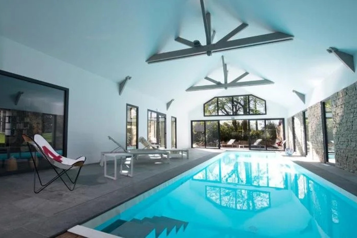 Pool 15 of 18