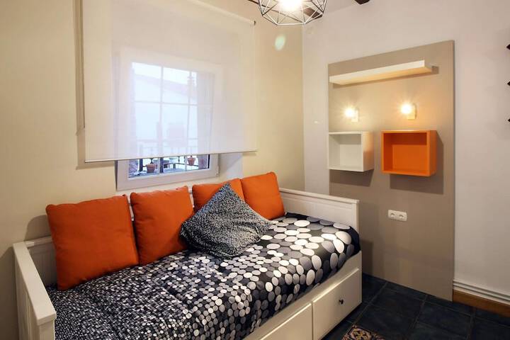 Room 25 of 53
