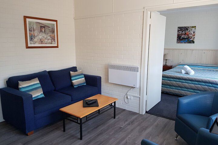 Room 4 of 48