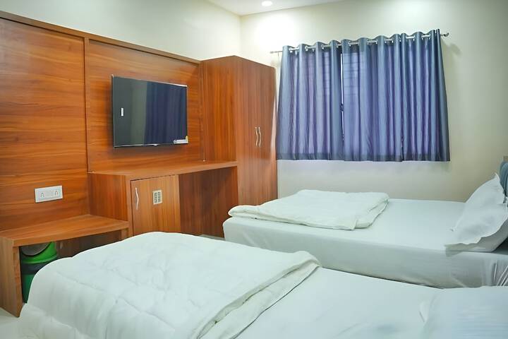 Room 13 of 24