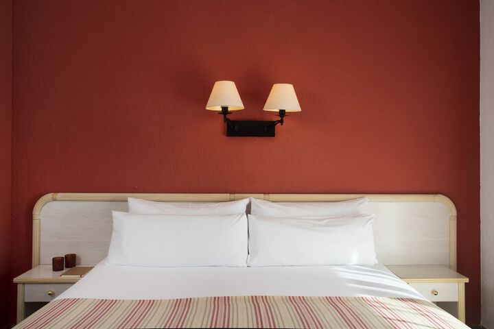 Room 3 of 27