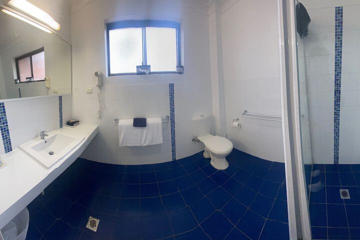 Room 27 of 37