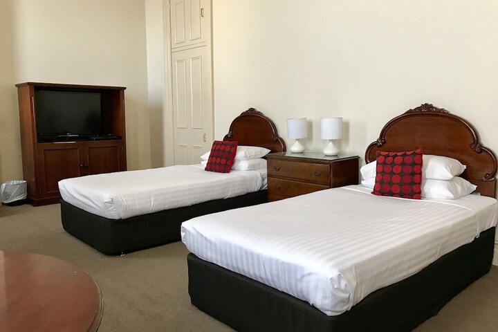 Room 15 of 60