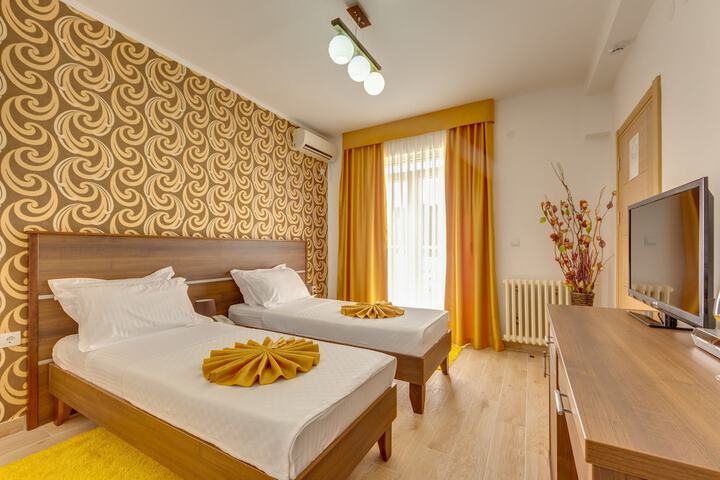 Room 17 of 29