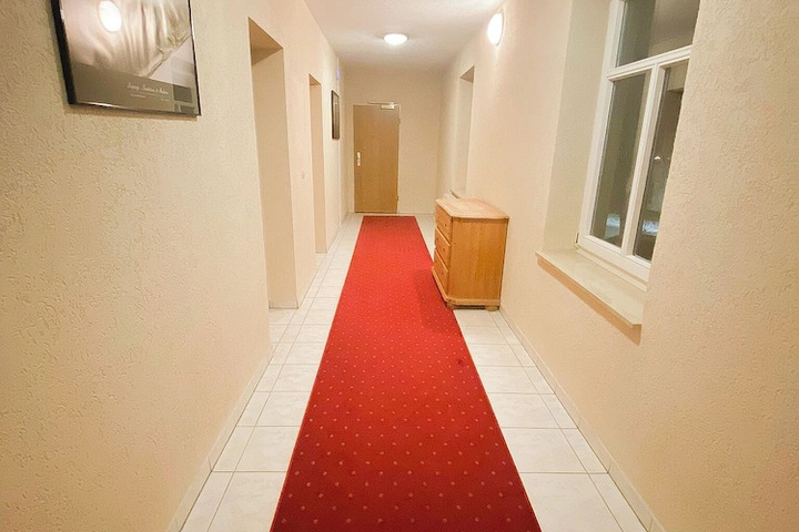 Room 5 of 15