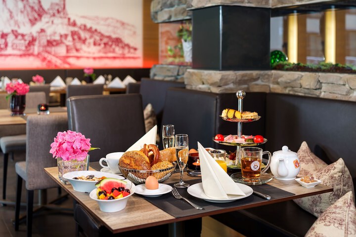 Breakfast/Coffee Service 40 of 46