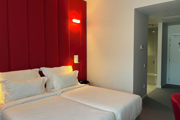 Room 11 of 24