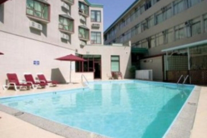 RAMADA HOTEL & SUITES METROTOWN