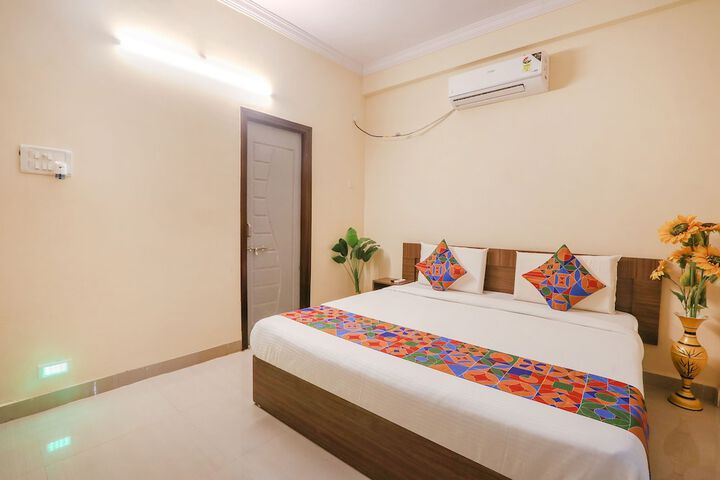 Room 13 of 23