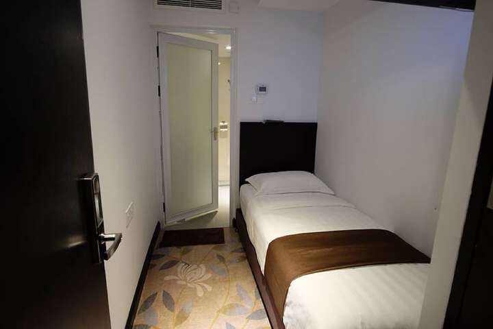Room 19 of 46