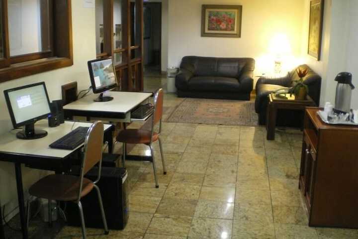 Business Center 70 of 72