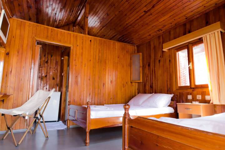 Room 4 of 60