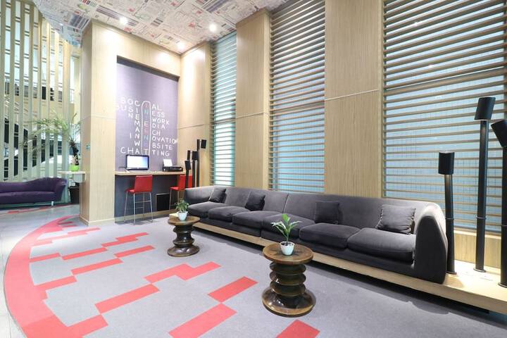 Guest Lobby