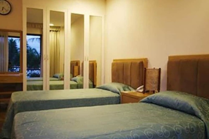 Room 8 of 37