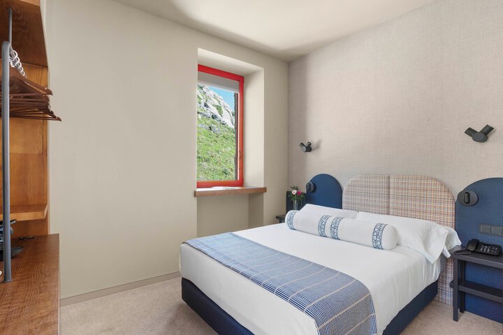 Room 12 of 31