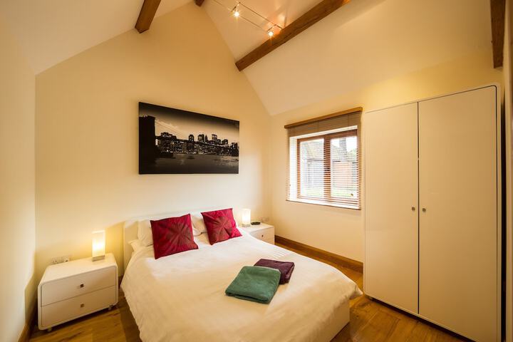 Room 4 of 73