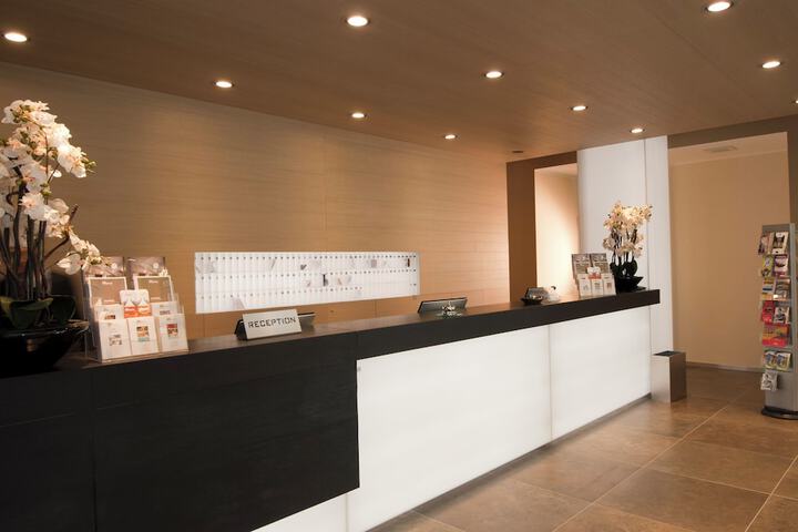 Entrance & Lobby