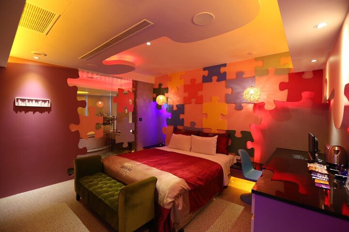 Room 6 of 70