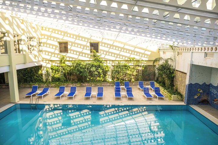 Pool 33 of 128