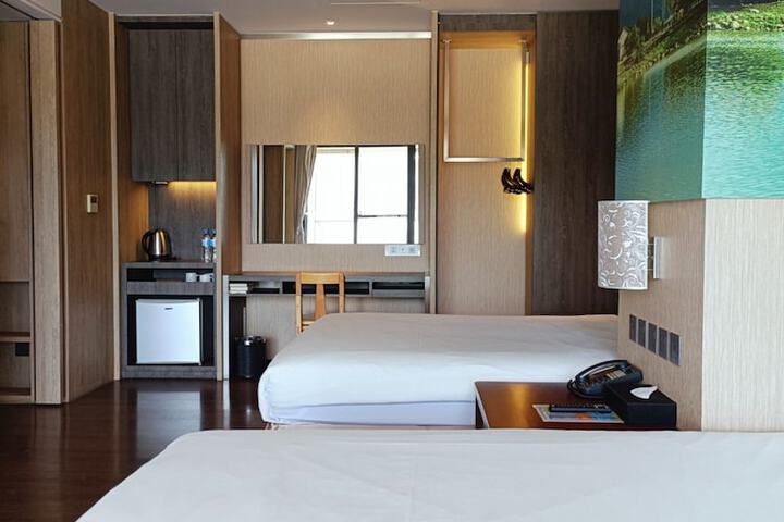 Room 54 of 153