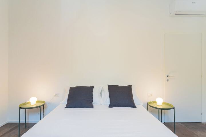 Room 2 of 39