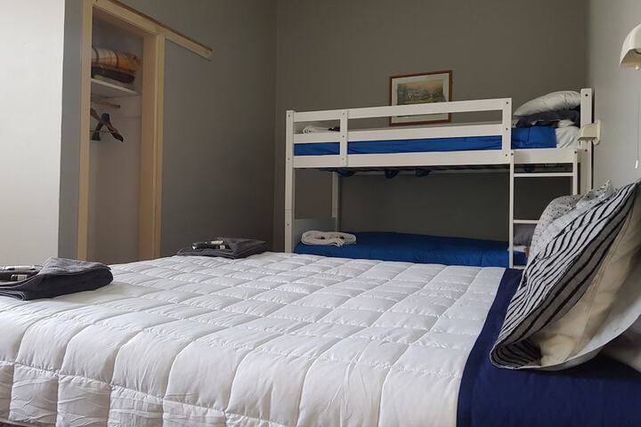 Room 17 of 27