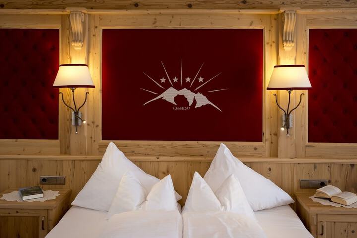 Room 3 of 49