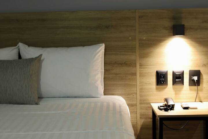 Room 6 of 43