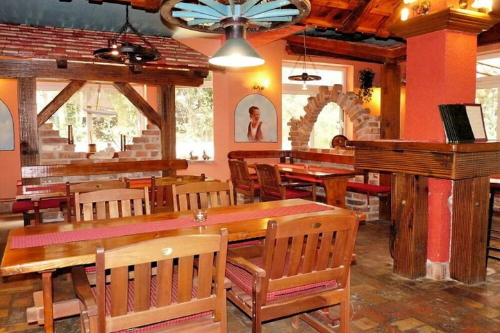 Dining 15 of 15