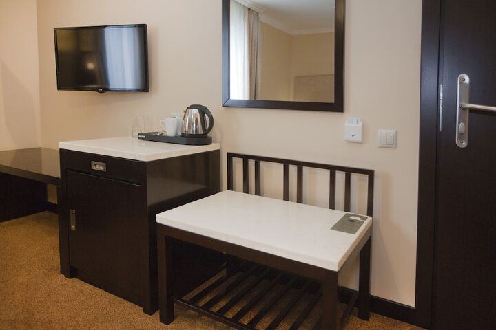 Room 10 of 44
