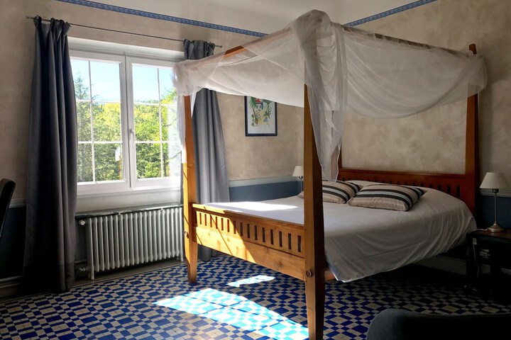Room 9 of 46