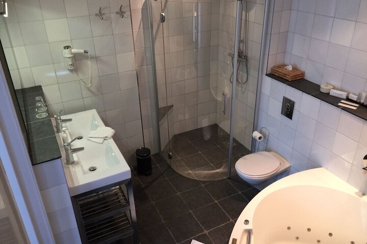 Room 40 of 59