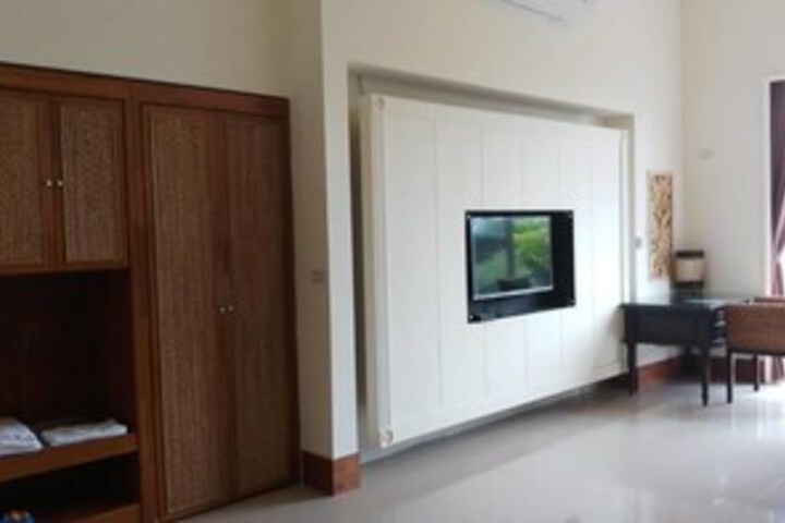 Room 56 of 80