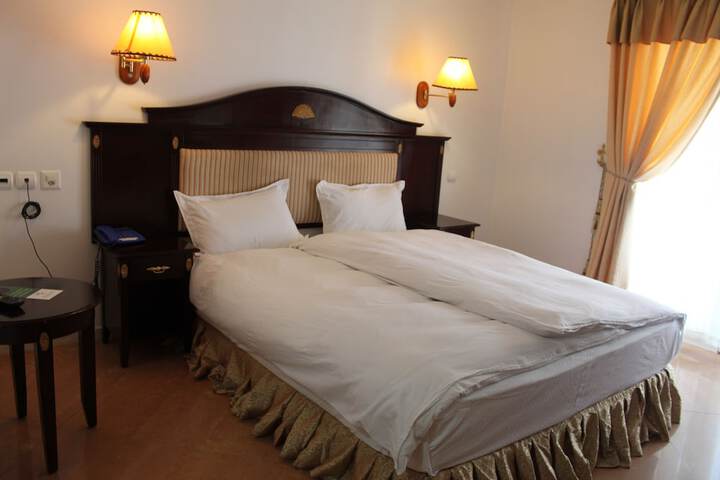 Room 7 of 30