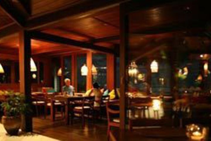 Dining 41 of 52