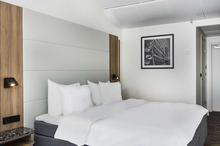 Room 7 of 70