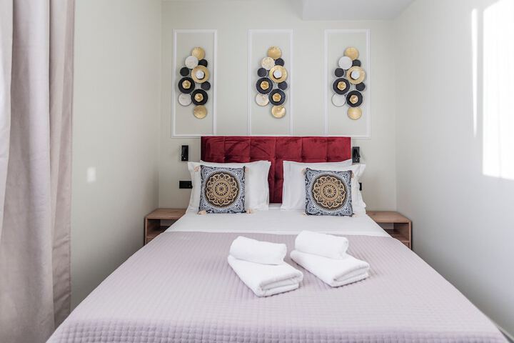 Room 52 of 100