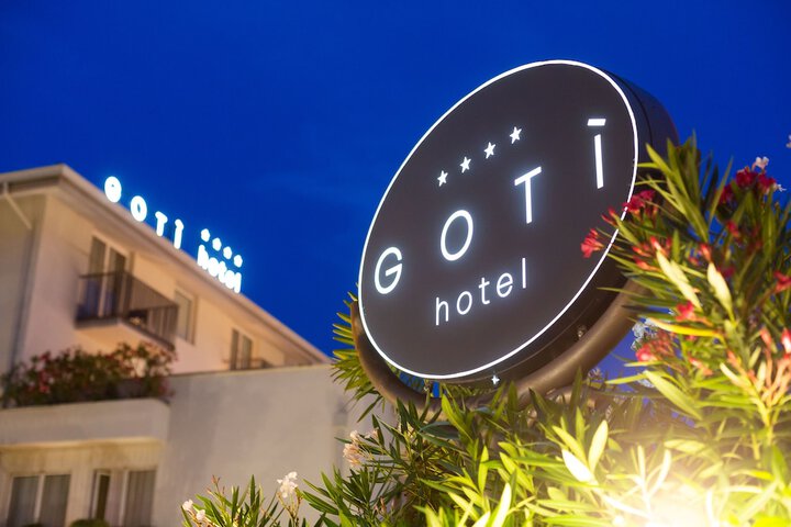 Hotel 112 of 119