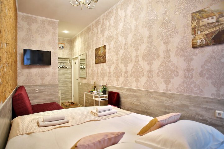 Room 18 of 125
