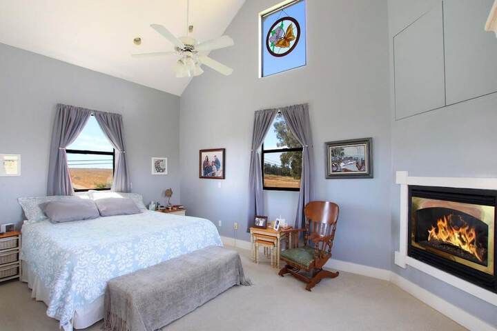 Room 5 of 74